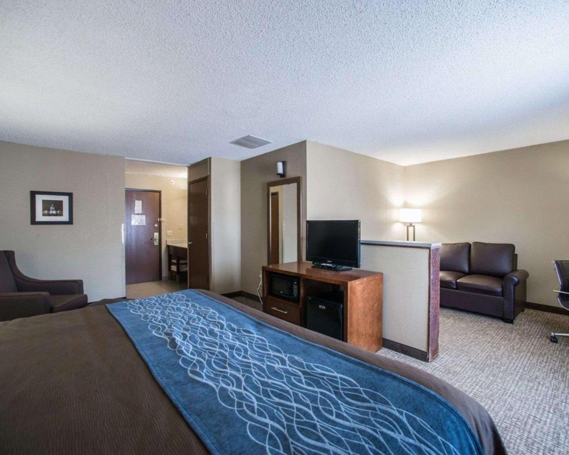Comfort Inn & Suites St Louis-Гейзелвуд Екстер'єр фото