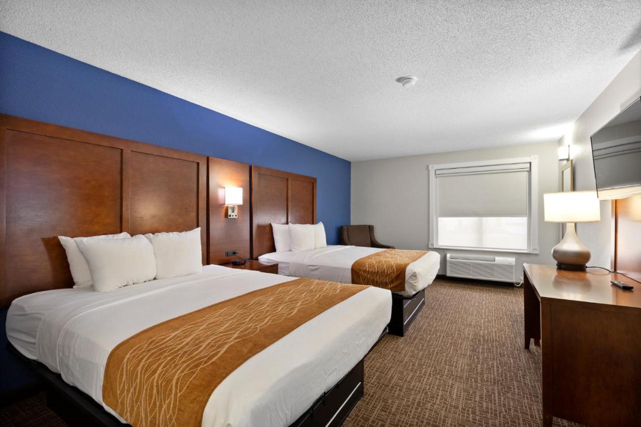 Comfort Inn & Suites St Louis-Гейзелвуд Екстер'єр фото