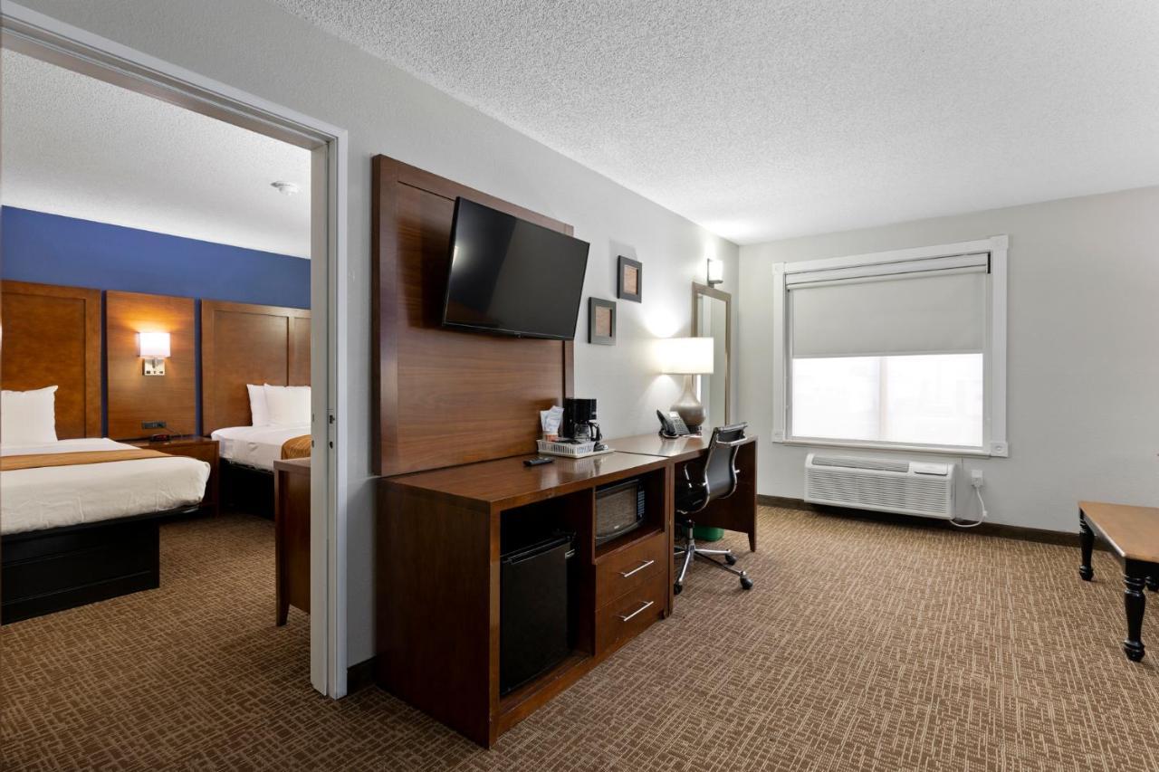Comfort Inn & Suites St Louis-Гейзелвуд Екстер'єр фото