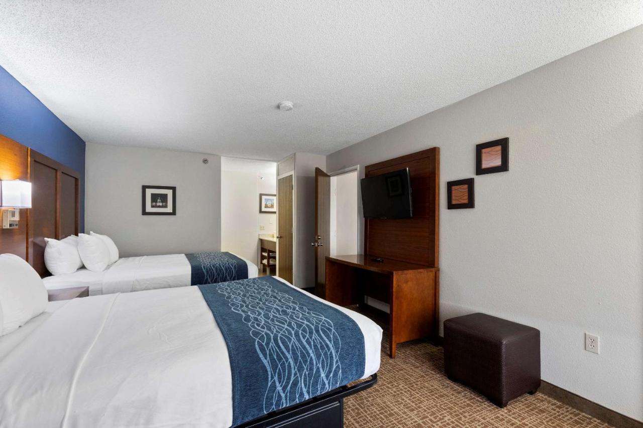 Comfort Inn & Suites St Louis-Гейзелвуд Екстер'єр фото