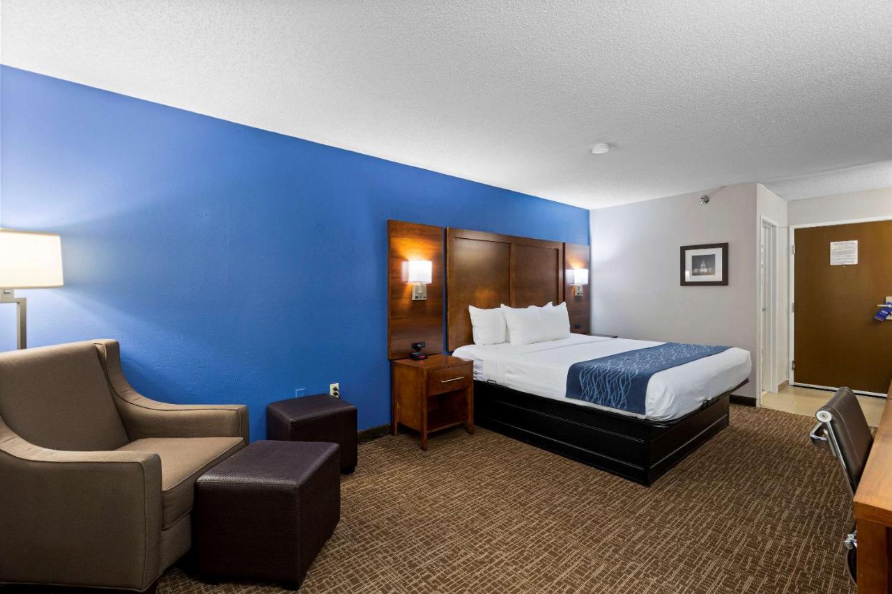 Comfort Inn & Suites St Louis-Гейзелвуд Екстер'єр фото