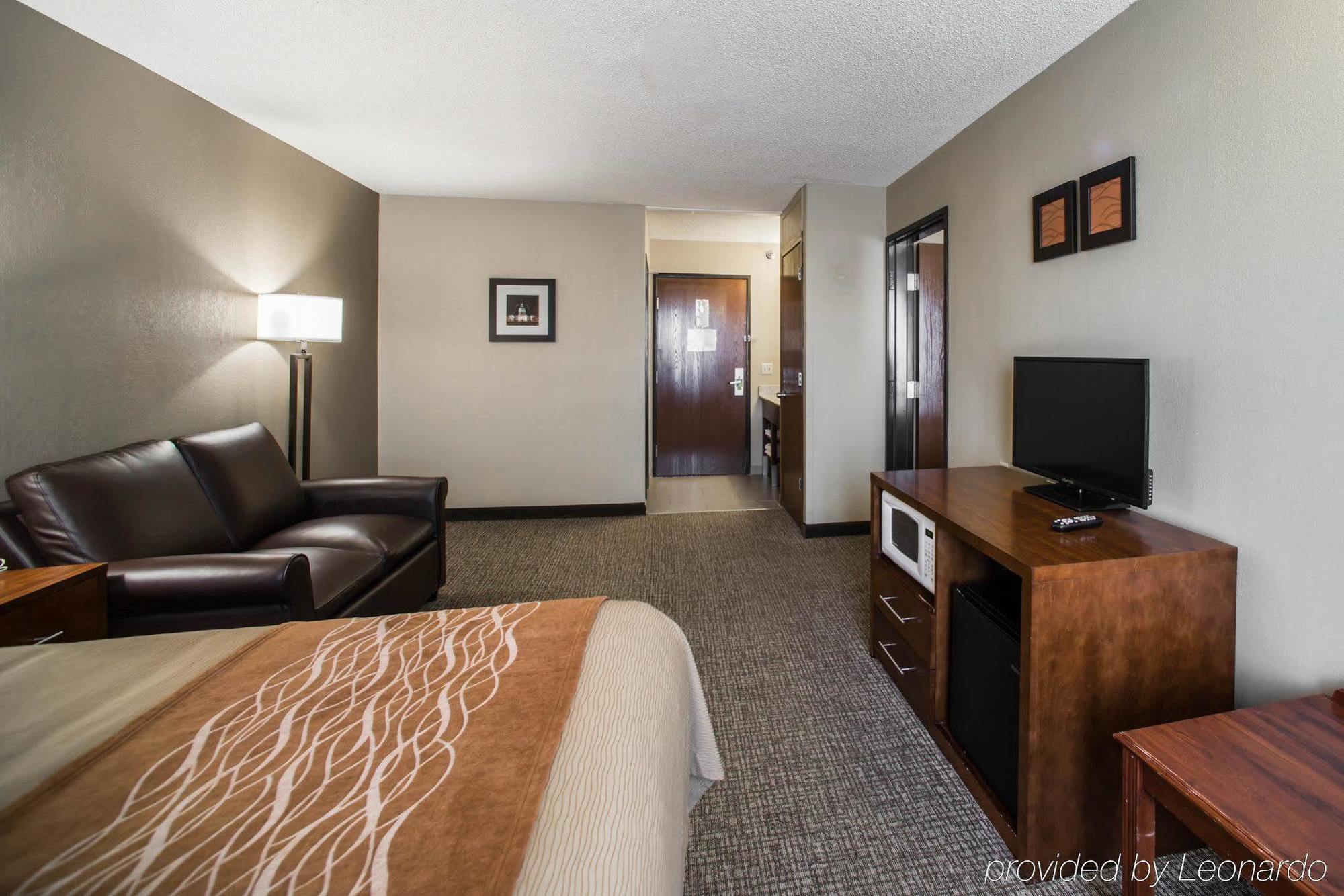 Comfort Inn & Suites St Louis-Гейзелвуд Екстер'єр фото
