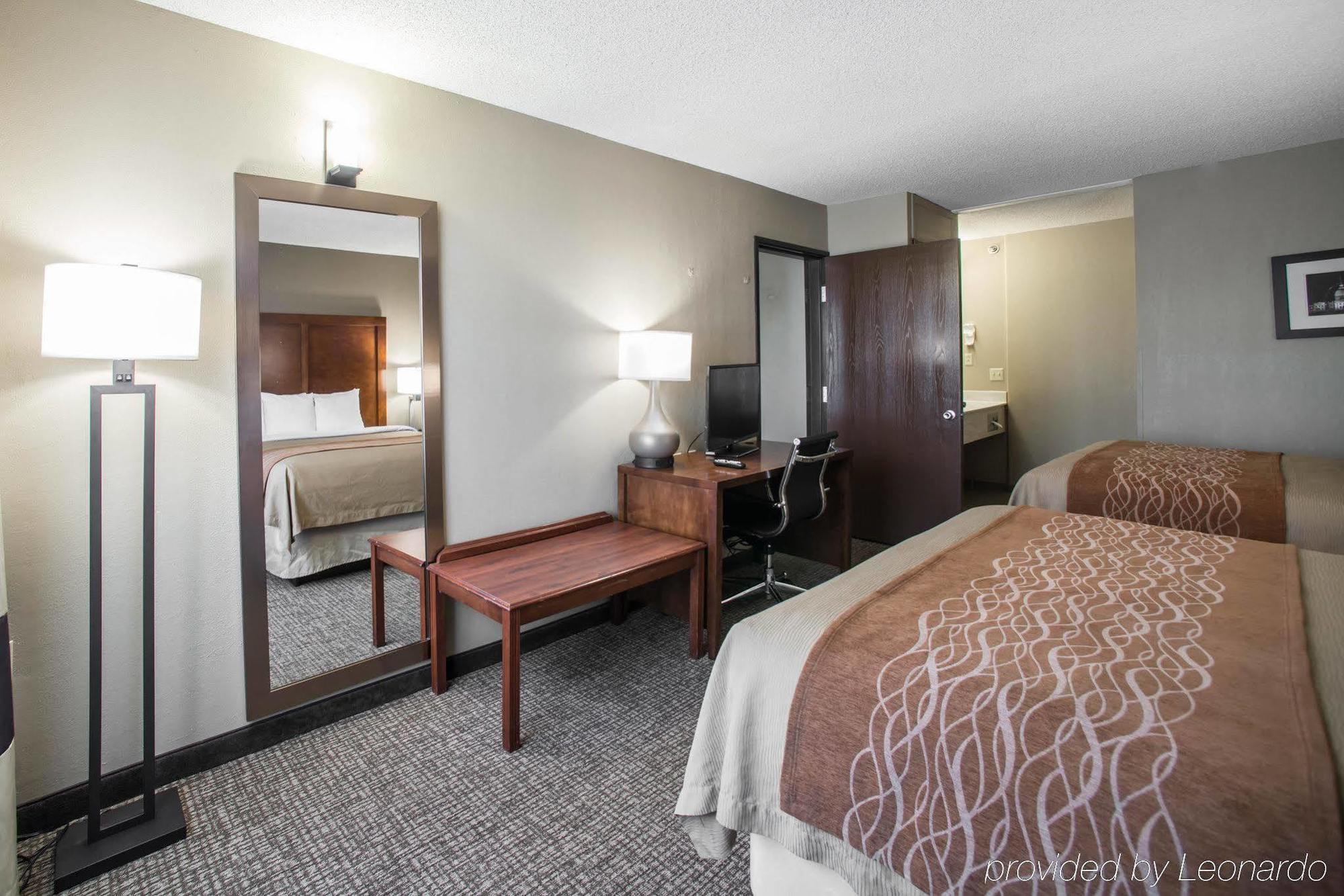 Comfort Inn & Suites St Louis-Гейзелвуд Екстер'єр фото
